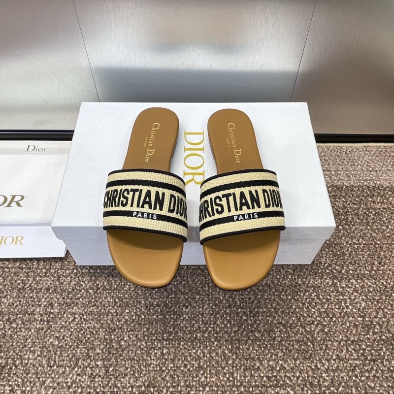 ch**an D*or slippers